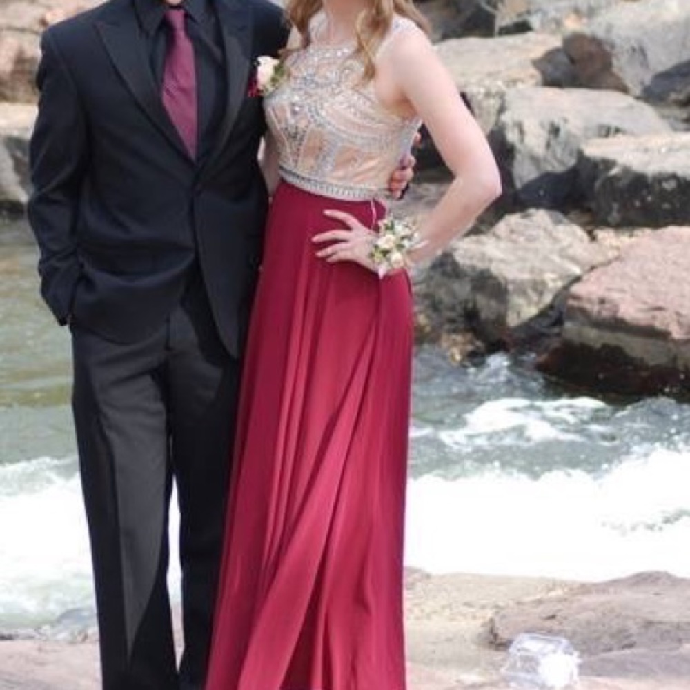 Nox Sparkly Floor Length‎ Gown